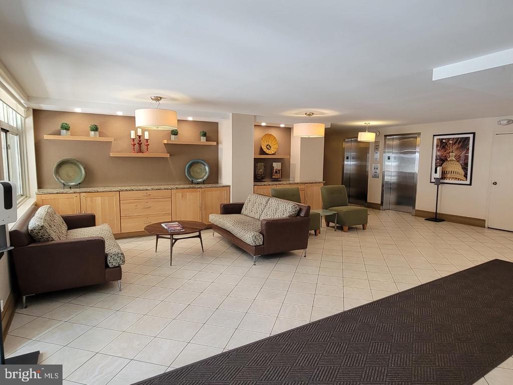 Foto principal - 2401 H St NW