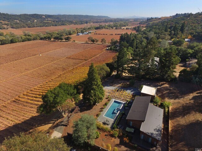 Building Photo - 7757 W Dry Creek Rd
