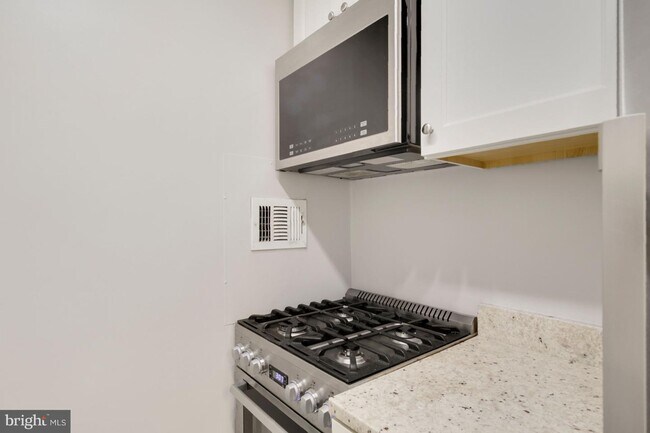 Foto del edificio - 4 Monroe St