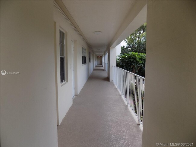 Foto del edificio - 3100 N Course Ln