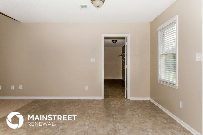 Foto del edificio - 230 Wildwood Dr