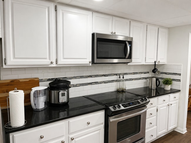 Kitchen 8 x 16 - 901 Kirts Blvd