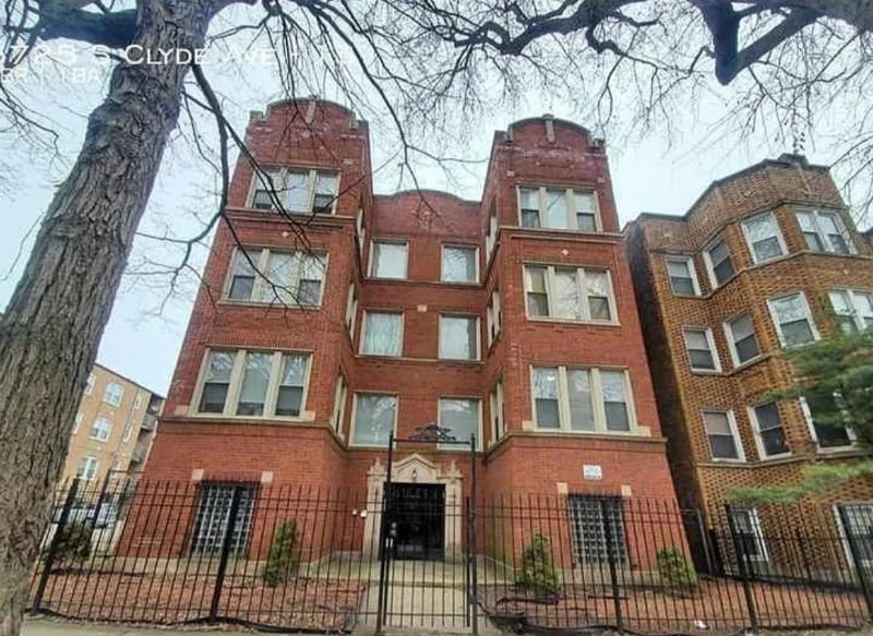 Primary Photo - 6723 S Clyde Ave