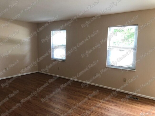 Building Photo - 3121 E Stroop Rd