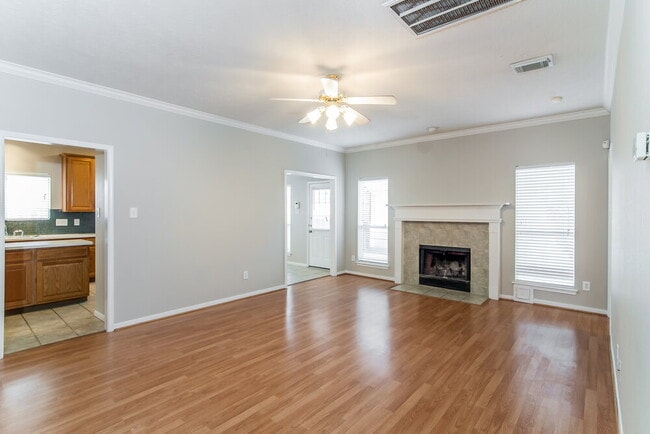 Building Photo - 15526 Oxenford Dr