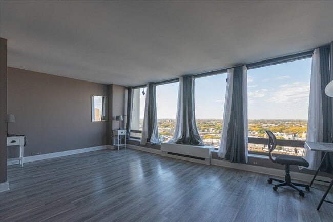 Foto del edificio - 5445 N Sheridan Rd