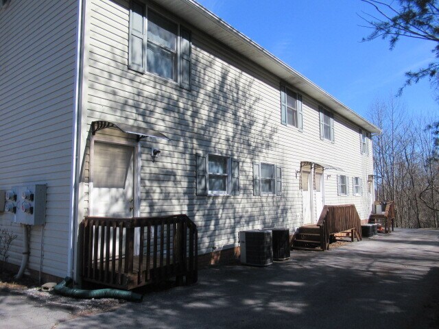 Foto del edificio - 2630 Forest View Rd