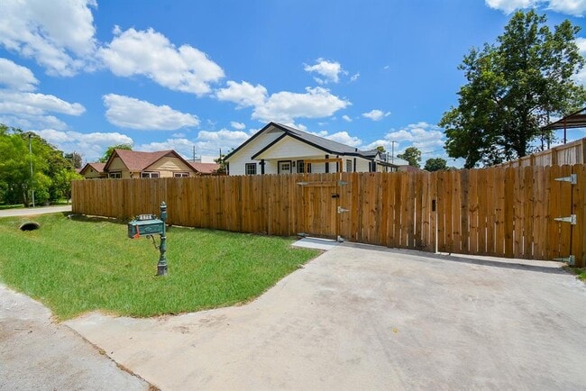 Building Photo - 9833 Porto Rico Rd