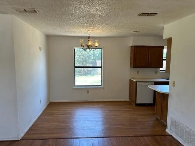 Foto del edificio - 304 E 19th St