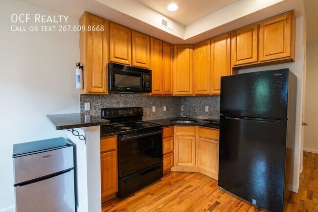 Building Photo - 5 Bed West Philadelphia Apartment
