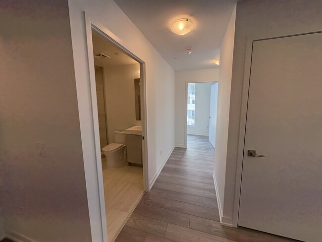 Building Photo - 498 Caldari Rd