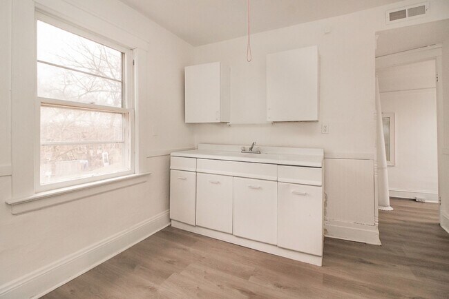 Foto del edificio - 7415 Elton Ave