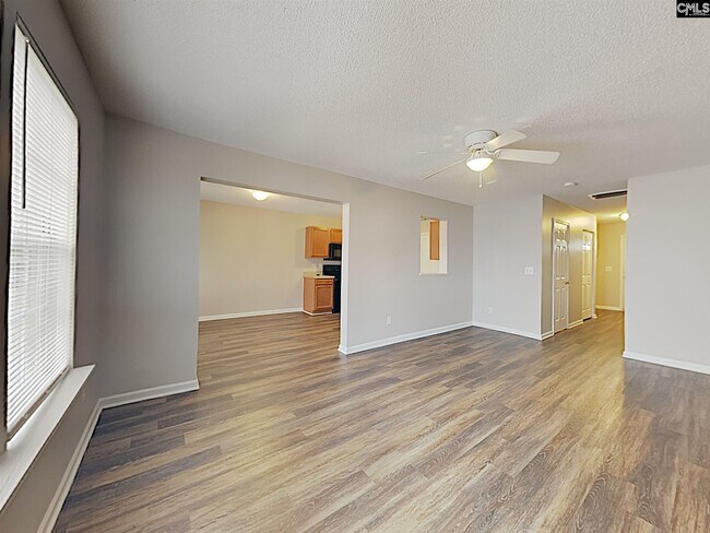 Foto del edificio - 157 Cottage Lake Way