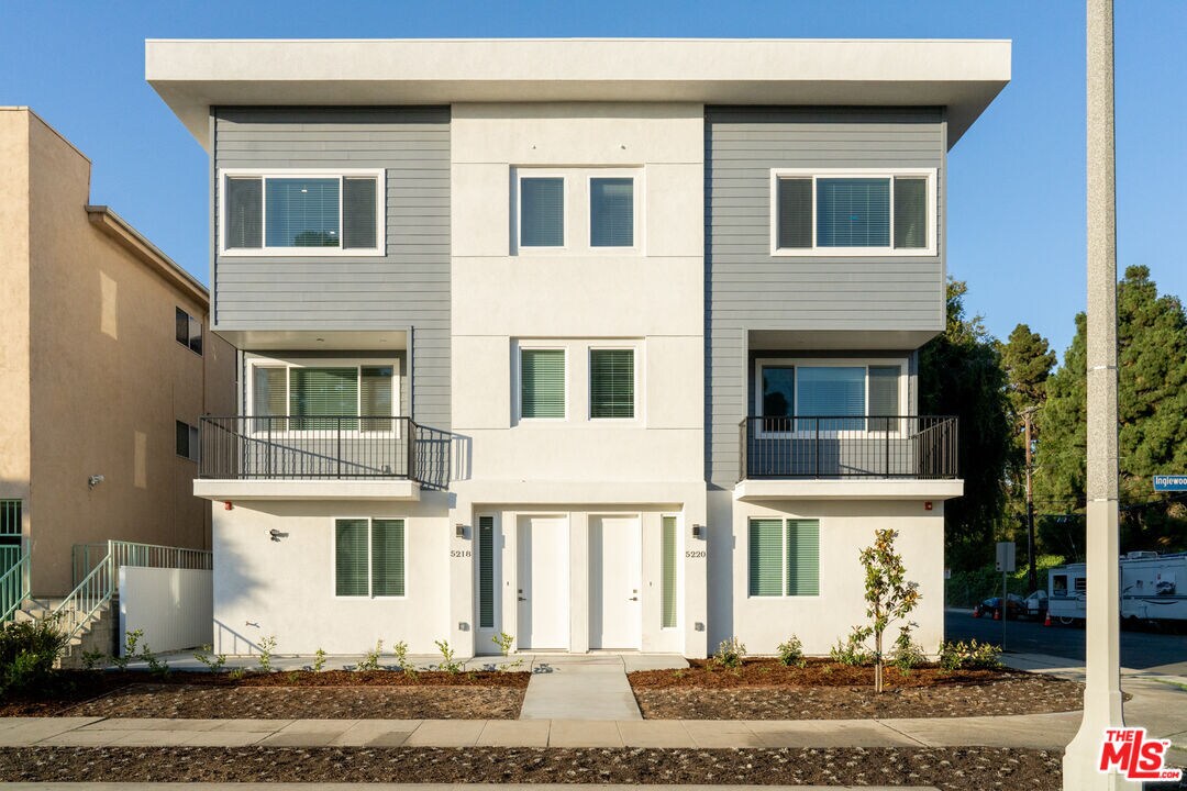 Primary Photo - 5220 Inglewood Blvd