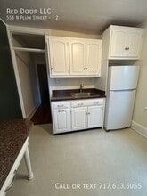 Building Photo - 556 N Plum St