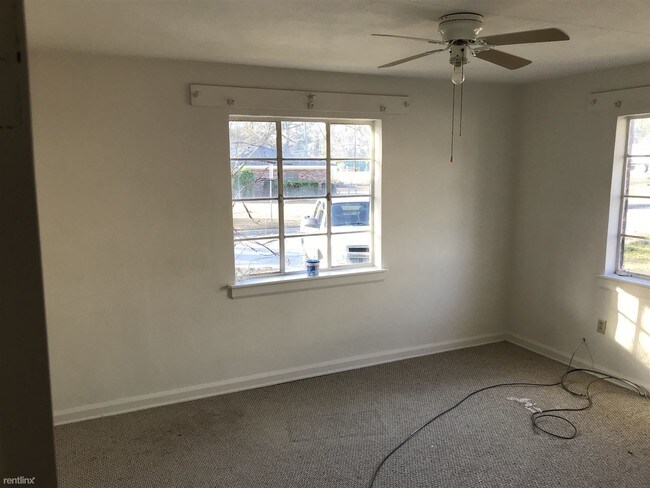 Building Photo - 706 Covington Ave