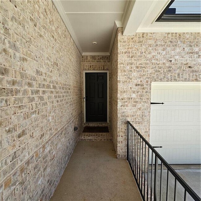 Building Photo - 3682 Bradford Way