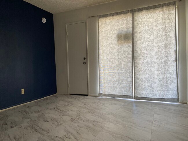 Foto del edificio - 9645 Spyglass Ave