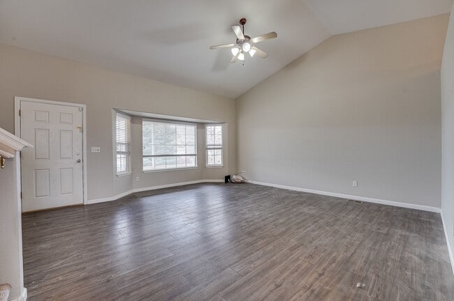 Building Photo - Spacious 3 bed, 2.5 bath home located in Wellington, CO