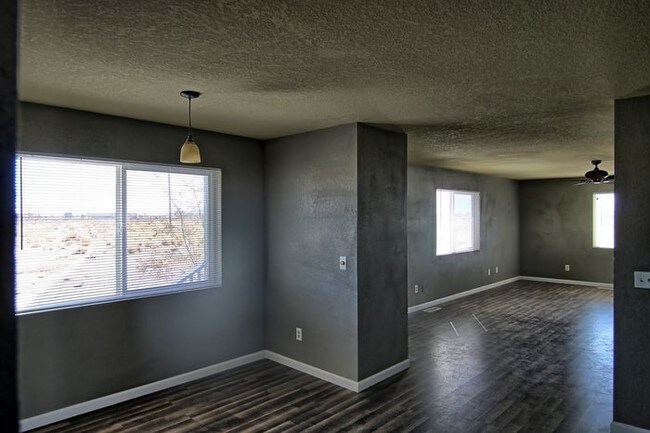 Foto del edificio - Large home in Silver Springs on 4 acres