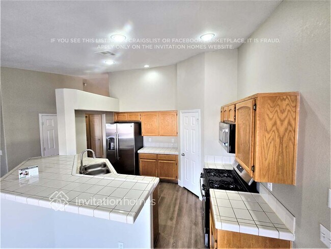 Foto del edificio - 3836 Iverson Ln