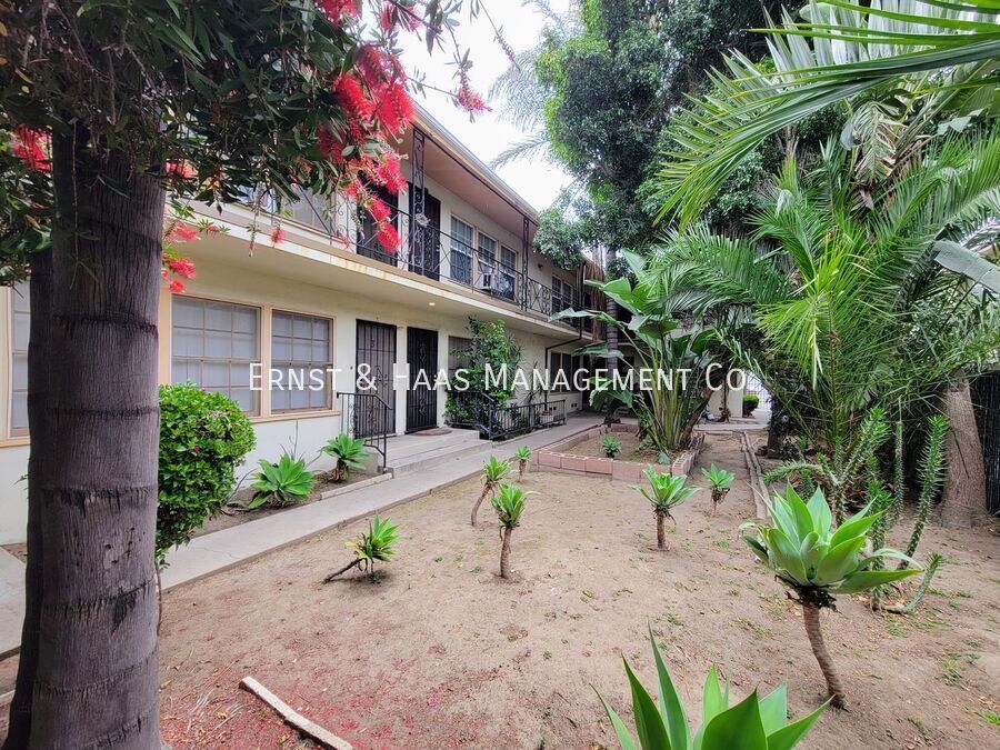 Foto principal - 1280 E 4th St