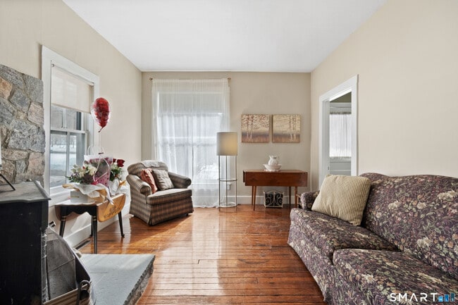 Building Photo - 263 Seymour Rd