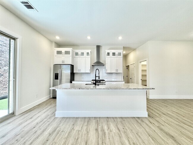 Foto del edificio - 8513 Shoreham