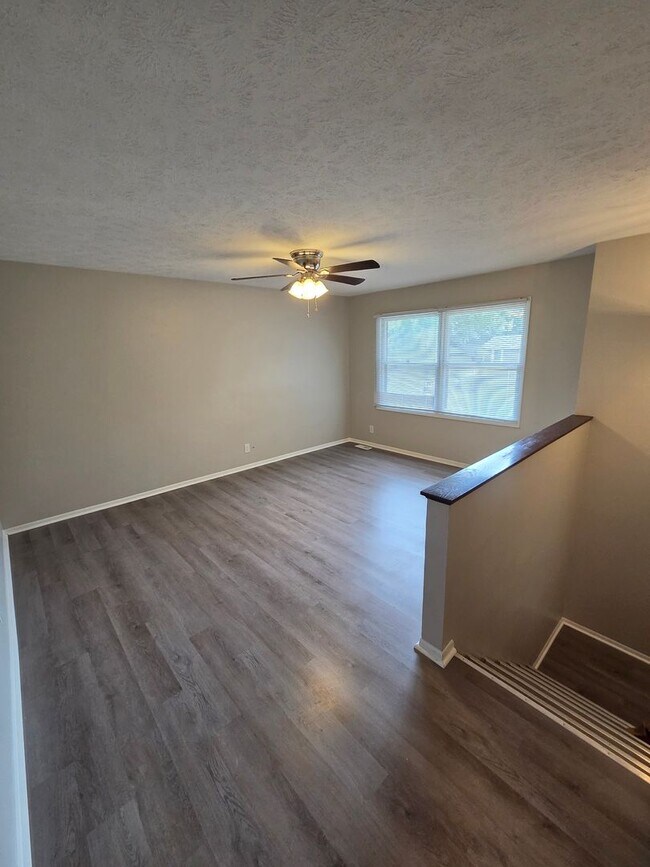 Building Photo - 3/2/1 newly remodeled with a fenced in backyard