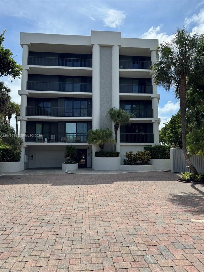 Building Photo - 290 Celestial Way