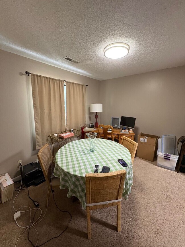 Foto del edificio - 1195 Village Creek Ln
