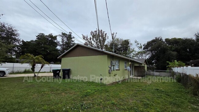 Building Photo - 14 E Wallace St