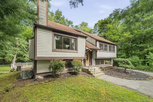 Building Photo - 383 NY-32