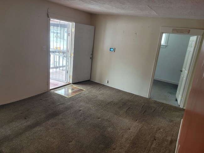 Building Photo - 1657 Pointview Ave