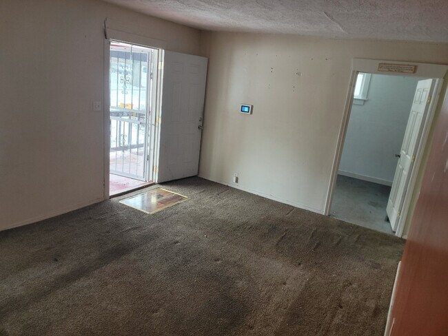 Foto del edificio - 1657 Pointview Ave