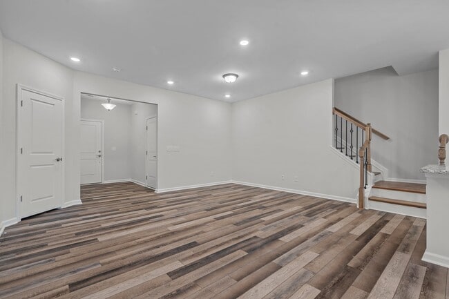 Building Photo - 1019 Everglades Wy