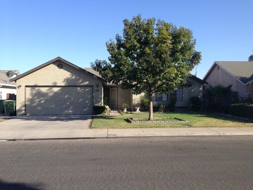 Building Photo - 412 Villa Woods Dr