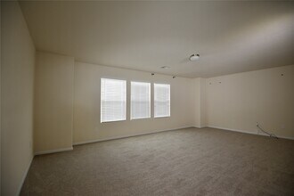 Building Photo - 9997 Hyacinth Way