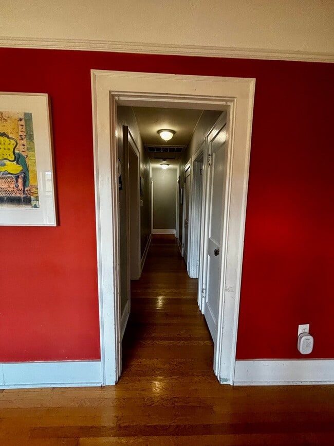 Building Photo - 104 N 41st St