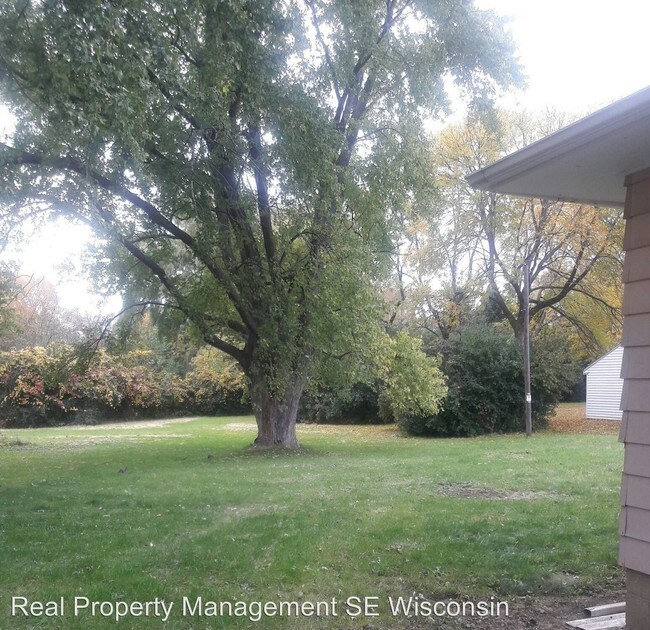 Building Photo - 7837 N 78th St