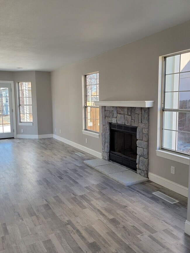 Foto del edificio - 1272 Skylark St