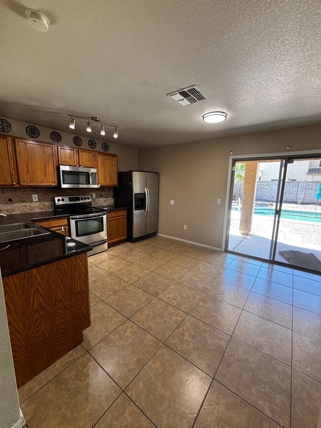 Building Photo - 2761 W Allens Peak Dr