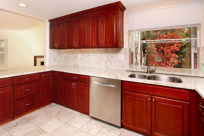 Foto del edificio - 144 Stoney Creek Rd
