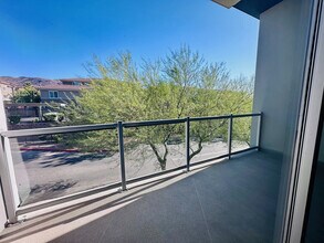 1110 Patio View - Vantage