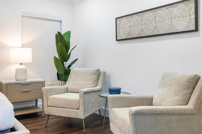 Foto del edificio - 1419 NE 57th St