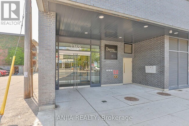Photo du bâtiment - 2369 Danforth Ave