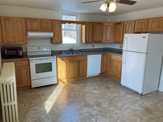 Foto del edificio - 3 BR/1.5 Bath Single Family Home in Frostburg