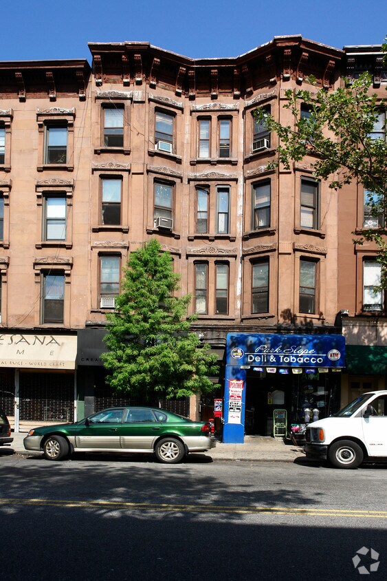 Primary Photo - 168 7th Ave