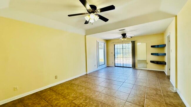 Building Photo - 409 Potranca Ct