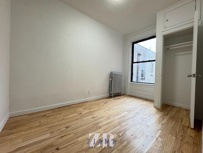 Foto del edificio - 860 Nostrand Ave